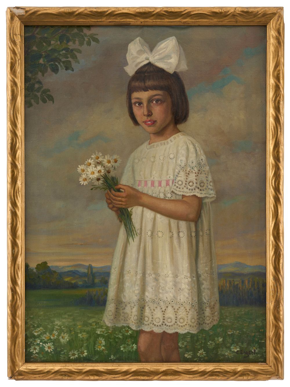 Mädchen mit Margeritenstrauß vor Landschaft