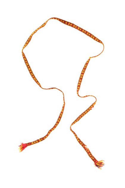 Ein gelb-rot gewobenes Band.