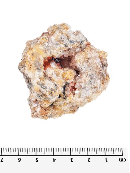 Kleinstufe mit Cerussit in Quarz zusammen mit Fluorit und Galenit.